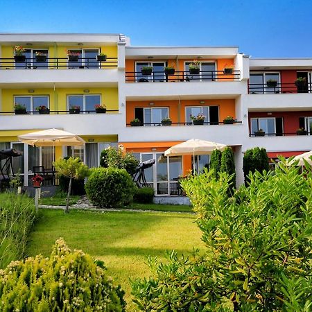 Stayinn Rainbow Houses Beachfront By Asteri Hotels Napospart Kültér fotó