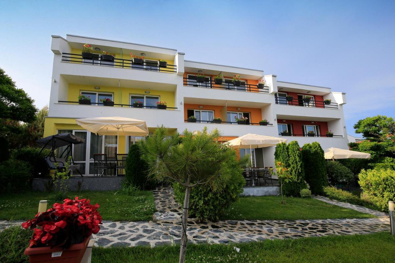 Stayinn Rainbow Houses Beachfront By Asteri Hotels Napospart Kültér fotó