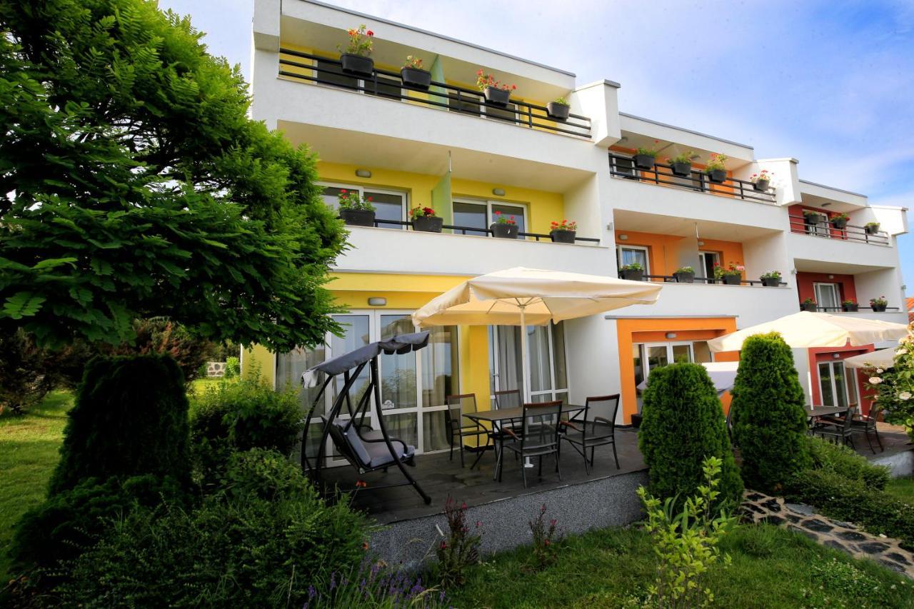 Stayinn Rainbow Houses Beachfront By Asteri Hotels Napospart Kültér fotó