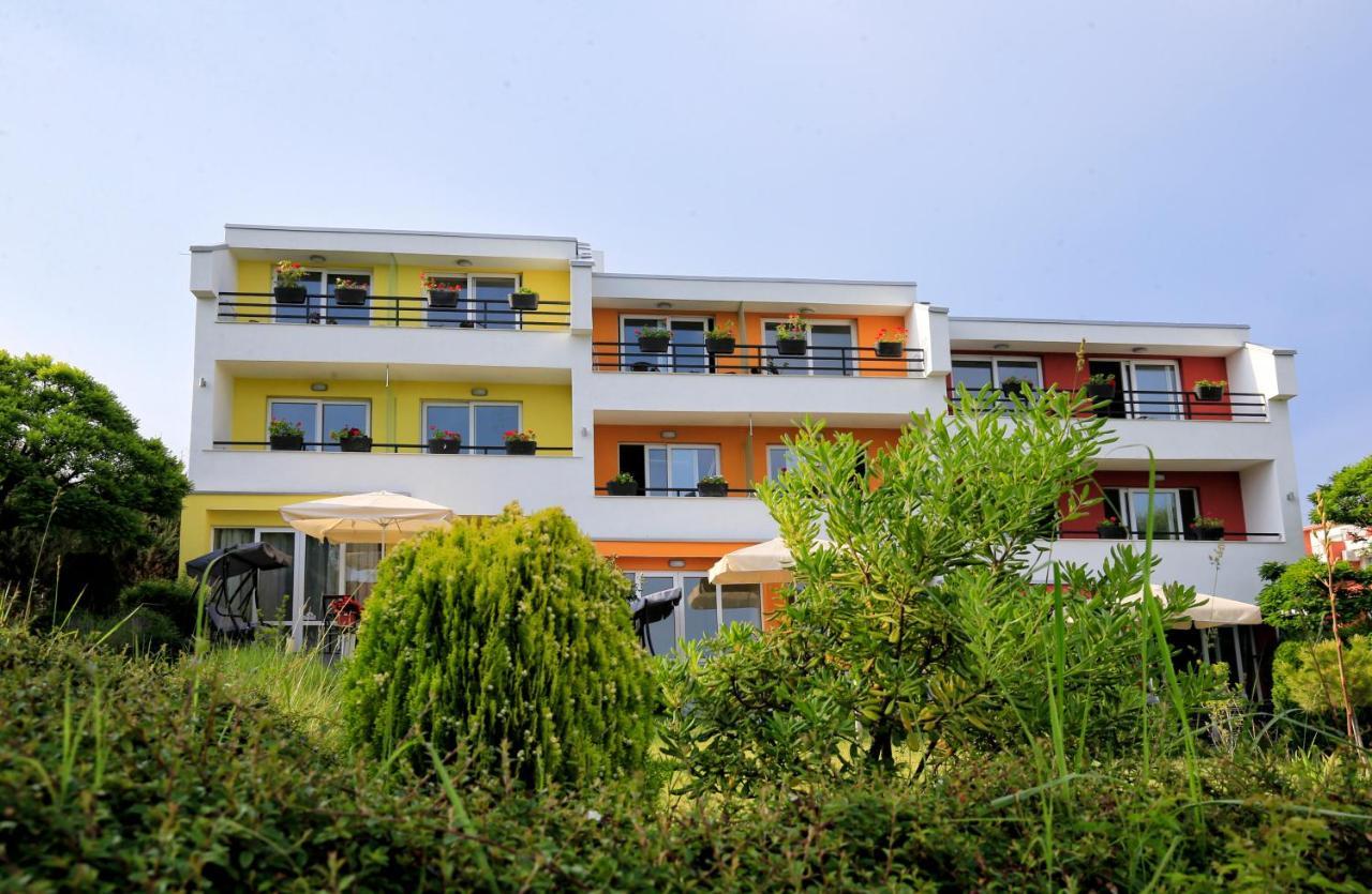 Stayinn Rainbow Houses Beachfront By Asteri Hotels Napospart Kültér fotó